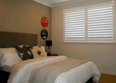 Durable Design PVC Plastic Blade Plantation Shutters Interior