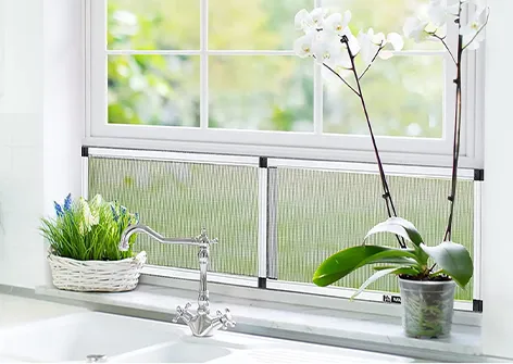 Instant-Fit Adjustable Window Screen